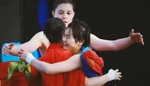 现在快船最大的问题不是祖巴茨，而是邓恩，不上邓恩，防守端哈登会被点死